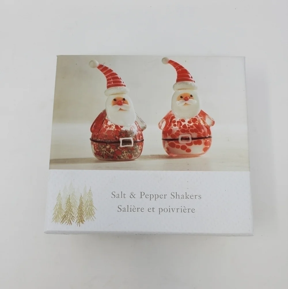 PIER 1 IMPORTS RED ART GLASS SANTA CLAUS SALT & PEPPER SHAKERS WITH ORIGINAL BOX